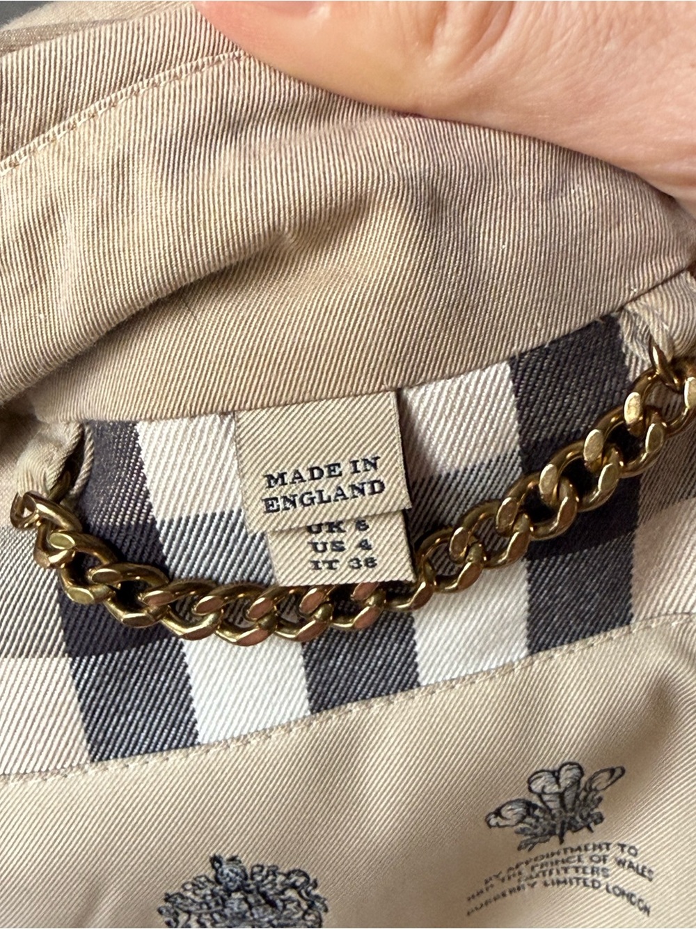 Burberry Short Chelsea Heritage Trench Coat  Medium - Picture 14 of 15